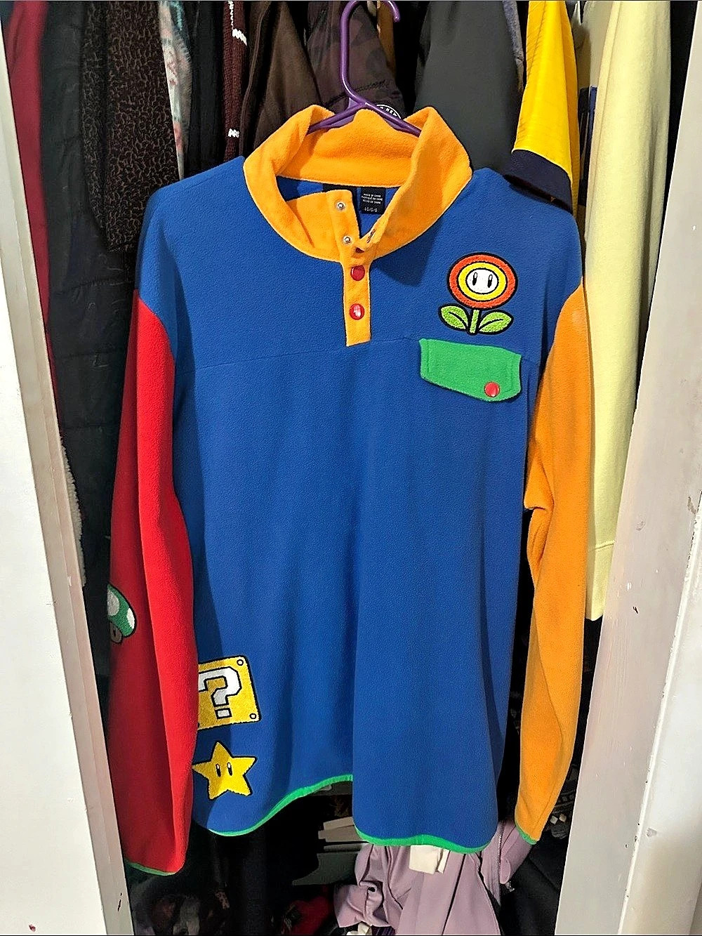 Super Mario Colorblock Pullover Boys Large Like New